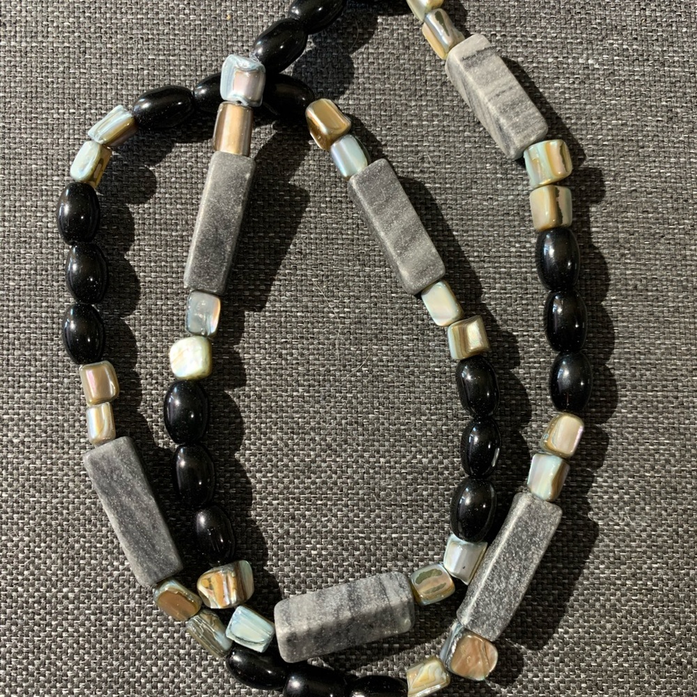 Bead necklace - Picture 3 of 7
